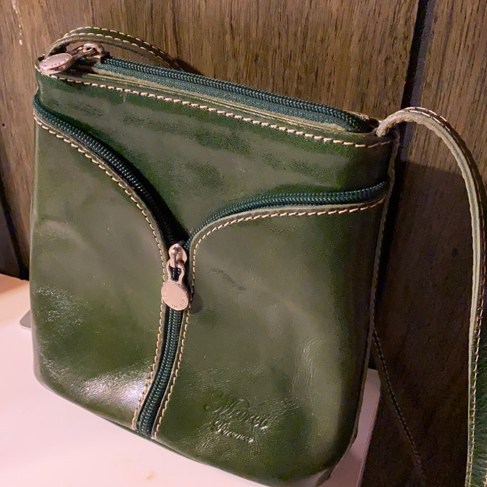 Marco Firenze Green small crossbody leather Bag w/silver hardware